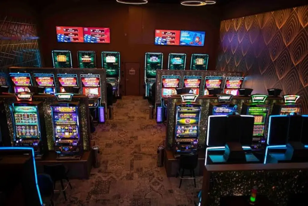 Spielautomaten im Spielsaal des Casino Admiral in Triesen